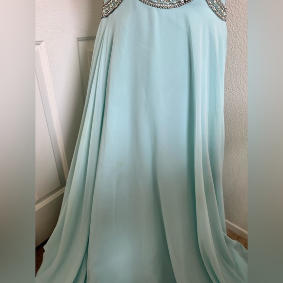 Beaded Bodice Prom Dress 👗 - Picture 9 of 12